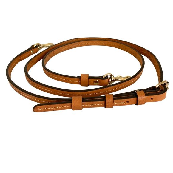 Dooney & Bourke Red Leather Crossbody Fold-Over Clutch Purse Tassel Strap - Picture 11 of 13